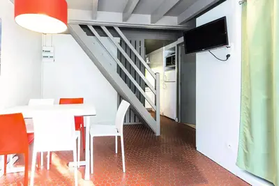 Image de Klassische Maisonette-Wohnung mit 1 Schlafzimmer und 5 Personen. Schlafbereich Pinède