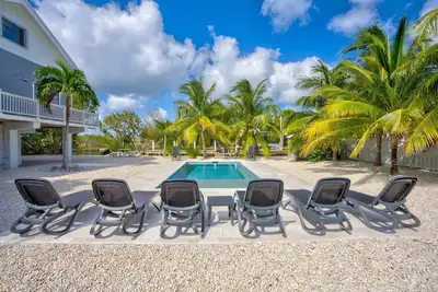 Image de Secluded Tropical Retreat: 60' Dock, Large Pool, World-Class Fishing & Lobster