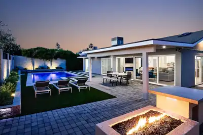 Image de Desert Daze - Sparkling Pool - Mins to Old Town