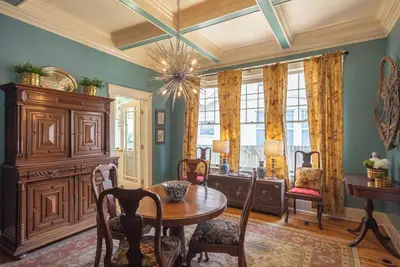 Image de Midtown Central Gardens Bungalow
