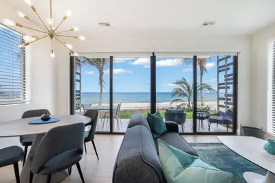 Image de Silver Reef #3 / 2 Br Luxe Oceanfront w/ Pool on Northside (New: May 2024)