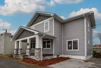 Image de Knox Retreat: 4 Bedroom Newly Renovated Home!