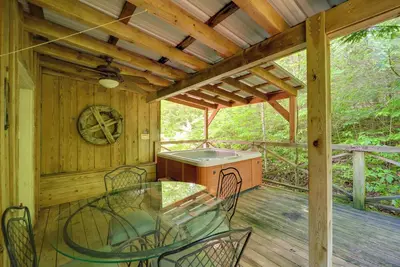 Image de Fire Pit & Hot Tub: Dog-Friendly Marion Retreat