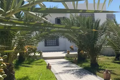 Image de Spectacular Tunisian Villa w\/pool- 5 min walk from the beach, Palm Cafe, Casino