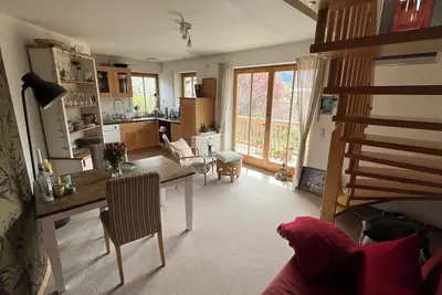 Image de Ferienwohnung Kampenwinkel 68 qm, Schlafzimmer, Wohn-/schlafzimmer, SĂĽdbalkon