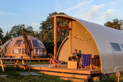 Image de Spezialzelt, Festivalatmosphäre, Platz für ein Kinderbett