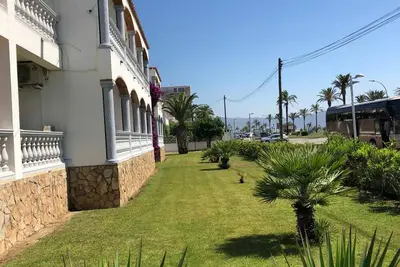 Image de Vista Bahia 9 - Apartamento en primera línea de mar a pocos metros del centro de Empuriabrava con aparcamiento.
