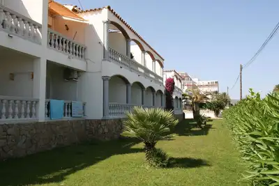 Image de Vista Bahia 11 - Apartamento en primera línea de mar a pocos metros del centro de Empuriabrava con aparcamiento.