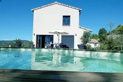 Image de Villa Moderne Avec Piscine et Climatisation en sud Ardèche