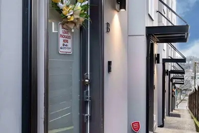 Image de Newly Modern 2b2b Home near Seatac - Golf course