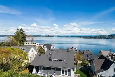 Image de Seattle Craftsman Mansion w/ Lk. &Mt. Rainier view