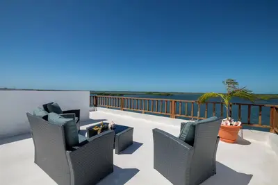 El Estero A2: Your Sunset Getaway
