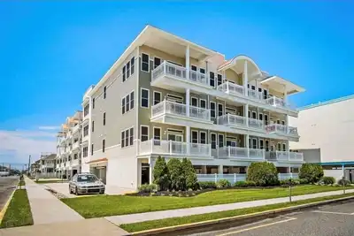 Image de Beachfront 3 Bedroom condo with Unobstructed Ocean Views