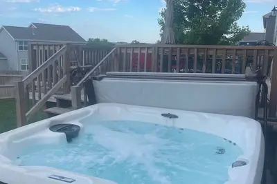 Image de 5 Bedroom West Omaha Home with Hot Tub - Perfect for Cws Family\/Group