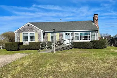 Image de Water View Home W/ Cental A/C. Only Steps To West Dennis Beach