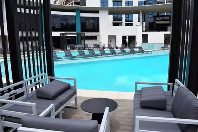 Image de Apartamento con Piscina y Cómodo Espacio de Trabajo