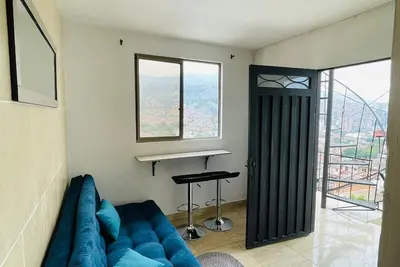 Image de Living Comuna 13, Vivir a Medellín de la Manera más Auténtica