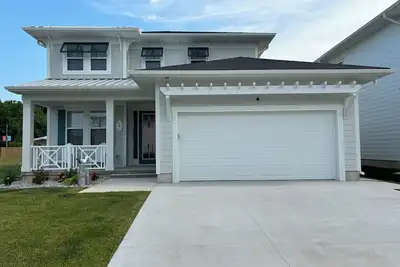 Image de New! Sunnyside Beach Cottage in Kokomo! Kayaks, Sup Boards, Bikes and wagons.