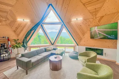 Image de ⭐️Lunar Lookout ⭐️ Geodesic Dome on 8 acres with Hot Tub!
