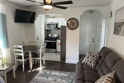 Image de Charming Shore Getaway steps from Beach and Wildwoods Convention Center! !