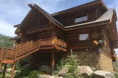 Image de Beautiful Elkhorn log cabin in Brianhead Meadow