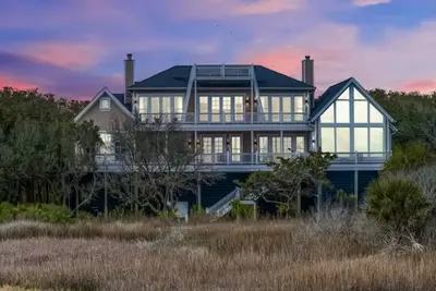 Image de Incredible custom built escape near beach with amazing ocean views
