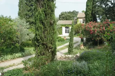 Image de Grande et belle maison de famille climatisée \nAvignon séjour court possible