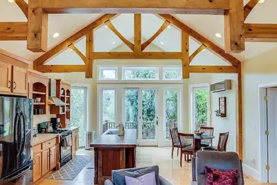 Image de A Blissful Retreat in Nature - Backing to National Forest