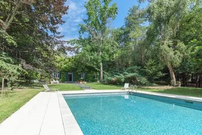 Image de Maison 'L'Ecrin Vert Domaine La Tuilerie' avec piscine partagée et climatisation