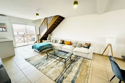 Image de Appartement 'Superbe Duplex Au Pied De La Plage' avec Terrasse Privée, Wi-Fi et Climatisation