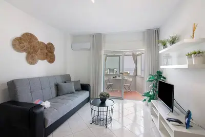 Image de Appartement 'T1 Com Vista Mar' avec vue sur la mer, Wi-Fi et climatisation