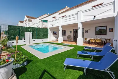 Image de Maison de vacances 'Florida Home' avec vue sur la mer, piscine privée et terrasse privée