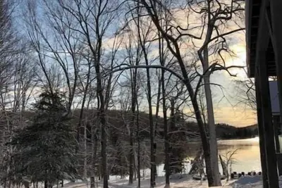 Image de Beautiful Lake Vernon Apartment