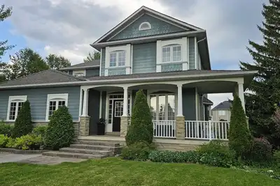 Image de The Blue House - 4 Bedrooms + Pool - Perfect for the Whole Family!