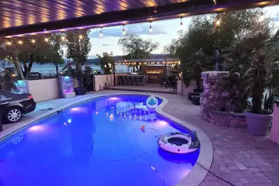 Image de Beach Front Resort Home