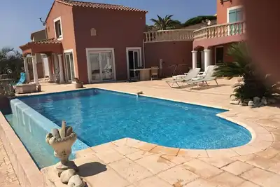 Image de Mazet Saint Aygulf Front de Mer - Piscine - Clim - Max 2 Adultes