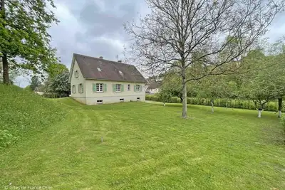 Image de Maison conviviale avec grand jardin, équipements complets, proche des randonnées dans le Perche