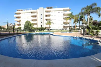 Image de Penthouse avec Piscine et Terrasses, 500m de la Plage - Luxe et Confort Ă Canet d'En Berenguer