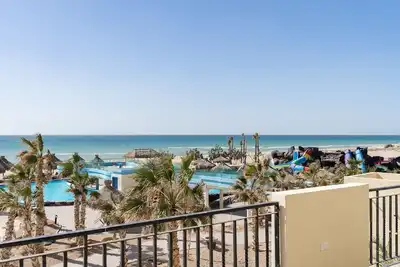Luxury Beachfront condo with Large Balcony, C30208