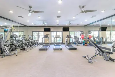 Image de Cozy Apt Retreat Near the Galleria Houston balcony pool all amenities included!