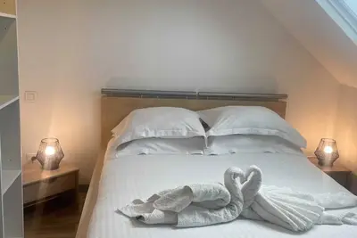 Image de Beau Loft Neuf Face au Château de Sedan- 1 Chambre- 40m2- Tout Confort- Netflix