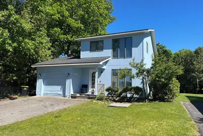 Image de Little Bay Breeze: Charming Vacation Cottage in Petoskey