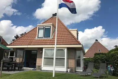Image de Vakantiehuis met Steiger aan Water: Recent Ingericht, Nieuwe Siematic Keuken