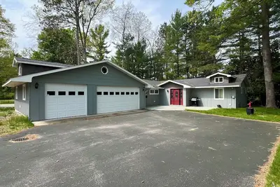 Image de Lake Ann Lakehouse