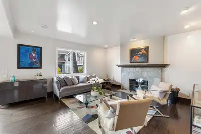 Image de Chic Family Beach Home on Coveted Flat Walk Street. Pet Friendly!