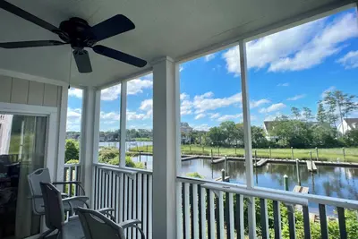 Image de Waterfront Condo at Eastport Golf Club. Pet friendly 1st floor 10mins to beach
