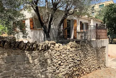 Image de Maison au Calme à 10 min à Pied du Vieux Port Avec Jardin et Parking Privé!