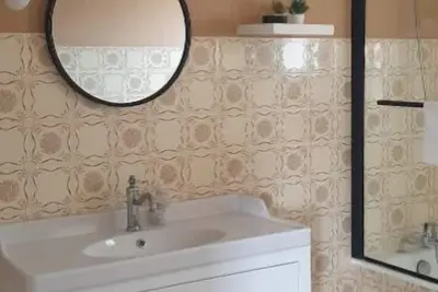 Image de Appartement Avec Jardin. Ideal Pour les Familles Visitant la Région. Via Rhona