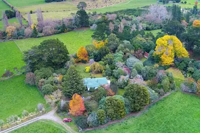 Image de Garden paradise, rural Wairarapa farmhouse