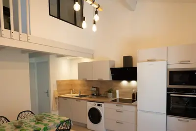 Image de Villa rénovée climatisée à 500m de la plage